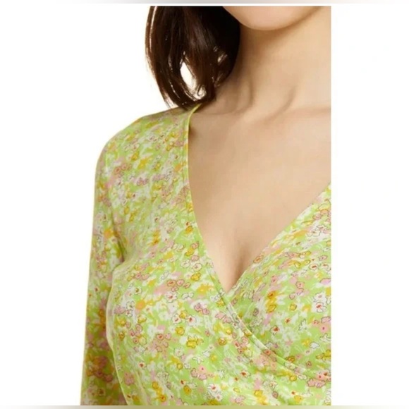Nordstrom BP. Green Hannah Kate Surplice V Neck Floral Crop Top - Picture 2 of 4